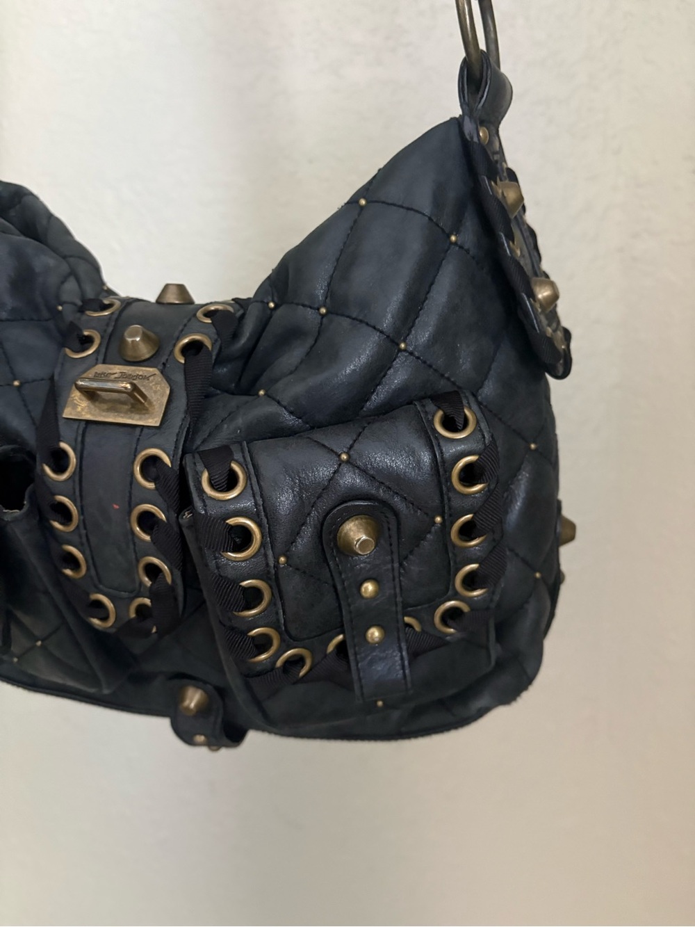 authentic Betsey Johnson Y2K vintage punk glam shoulder bag 🖤 - Picture 4 of 16